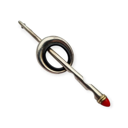 Broche de plata Puig Doria Barcelona alfiler capa con detalles en negro