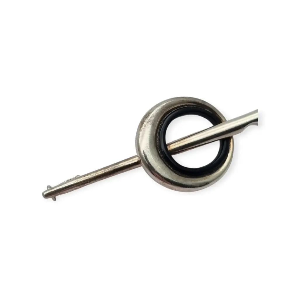 Broche de plata Puig Doria Barcelona alfiler capa con detalles en negro