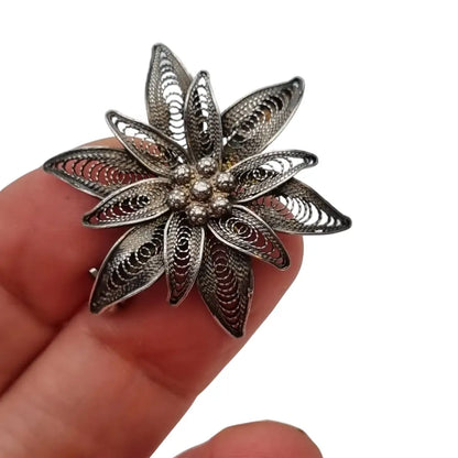 Broche romántico antiguo de flor en filigrana plata 800 para mujer años 50