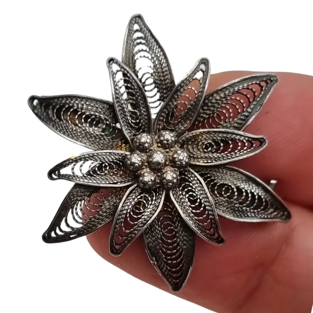 Broche romántico antiguo de flor en filigrana plata 800 para mujer años 50