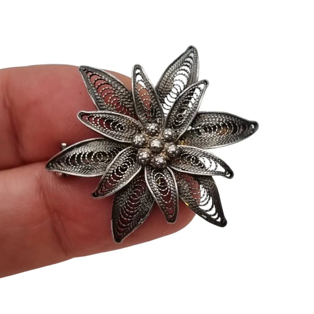 Broche romántico antiguo de flor en filigrana plata 800 para mujer años 50