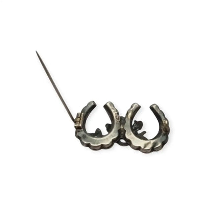 Broche victoriano antiguo de plata con herraduras y cesta floral Birmingham