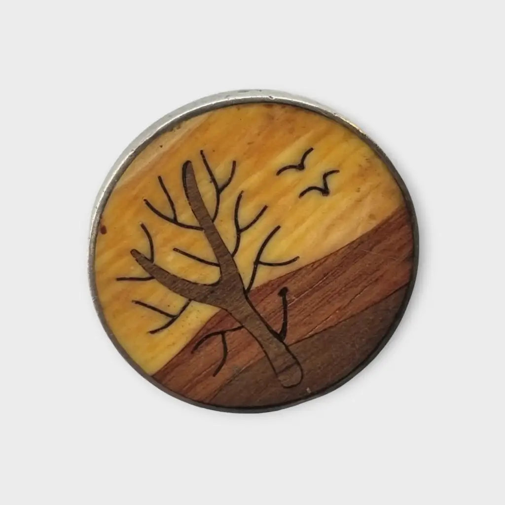 Broche vintage de árbol redondo madera y plata con sello estrella