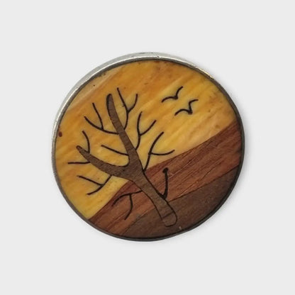 Broche vintage de árbol redondo madera y plata con sello estrella