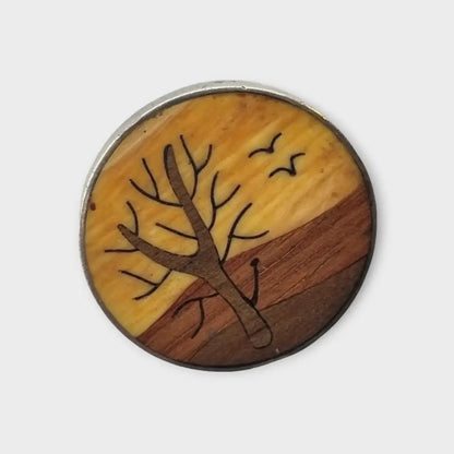 Broche vintage de árbol redondo madera y plata con sello estrella