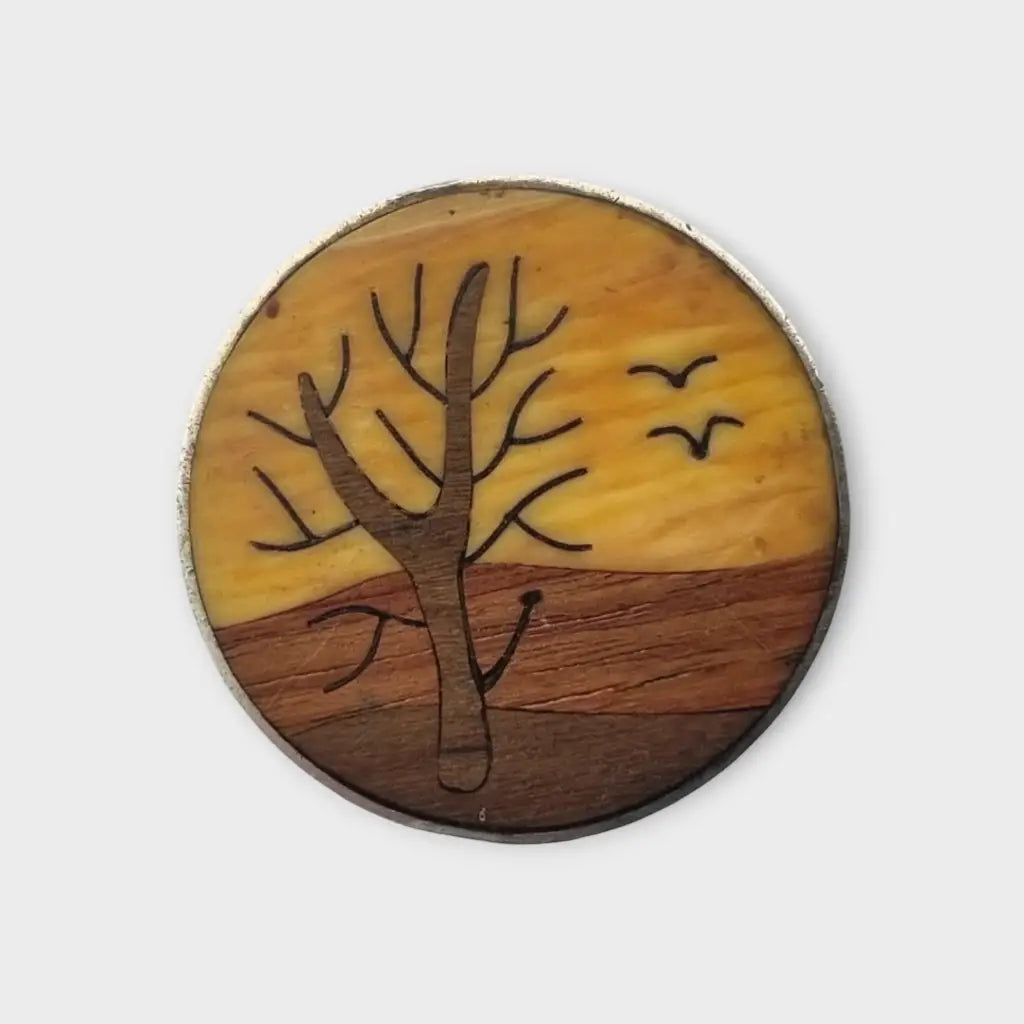 Broche vintage de árbol redondo madera y plata con sello estrella