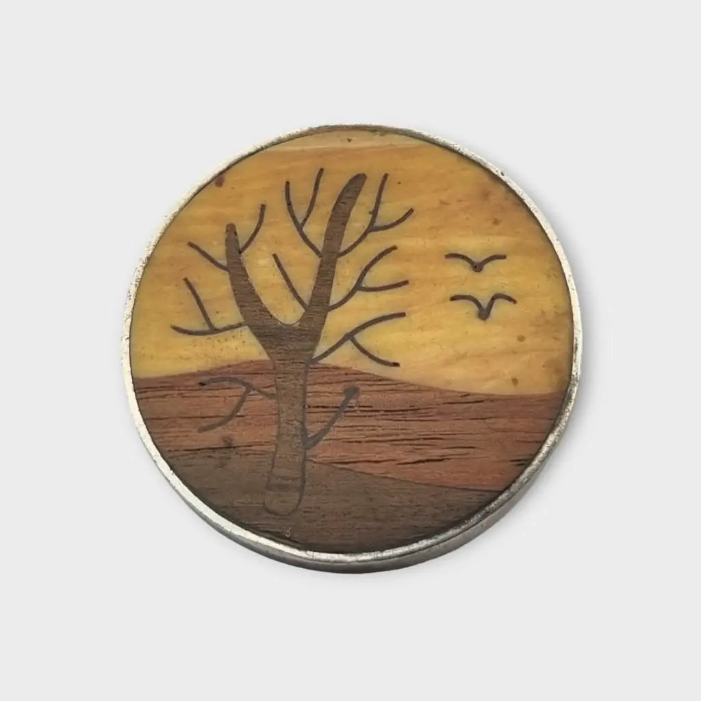 Broche vintage de árbol redondo madera y plata con sello estrella