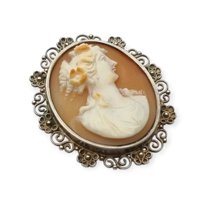 Broche vintage con camafeo ovalado y marco de filigrana floral en plata