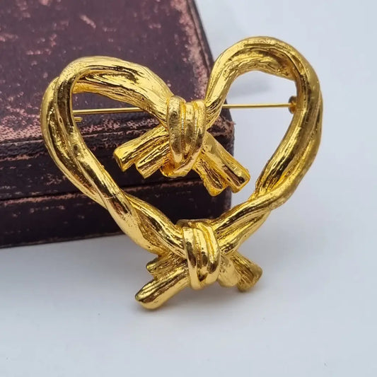 Broche vintage dorado con forma de corazón los años 80 joya la colección