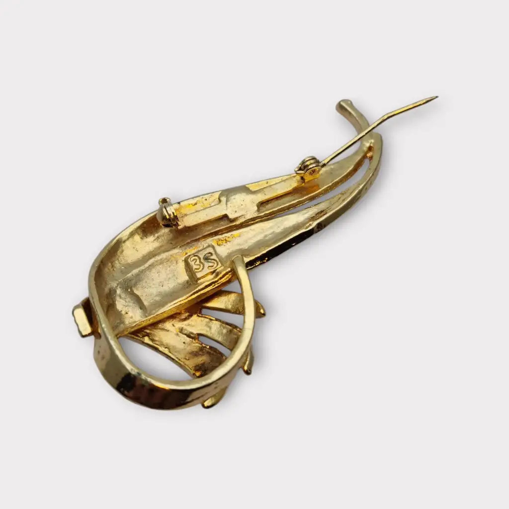 Broche vintage estilo hoja bañado en oro diseño escultórico abstracto