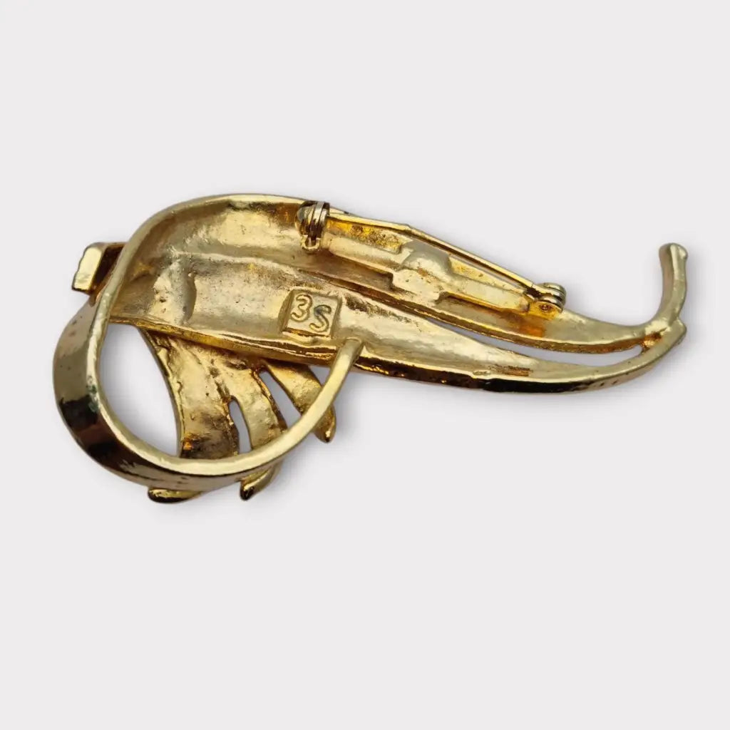 Broche vintage estilo hoja bañado en oro diseño escultórico abstracto