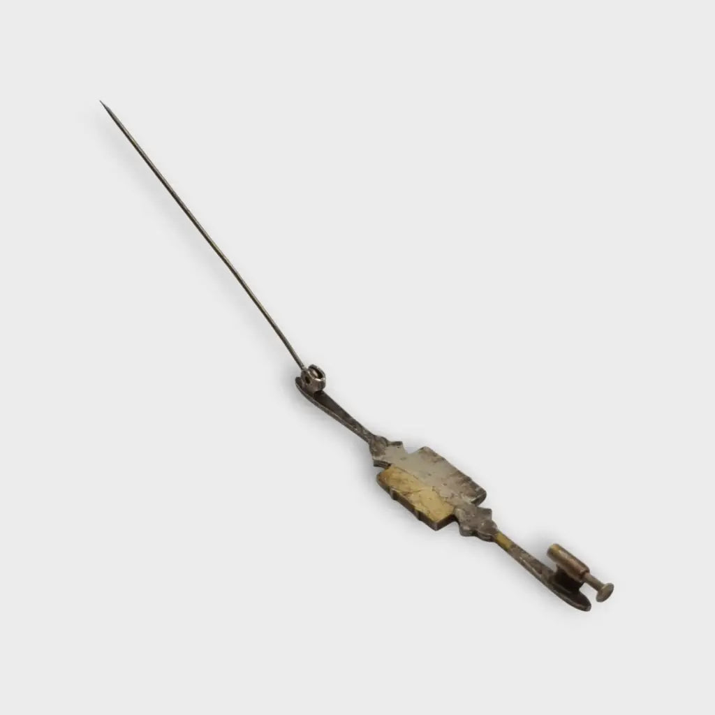 Broche Vintage con flores prensadas encapsuladas circa 1970 estilo art deco.