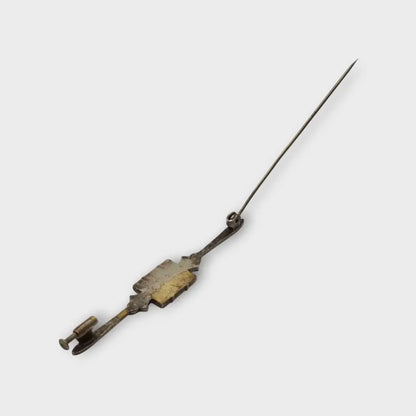 Broche Vintage con flores prensadas encapsuladas circa 1970 estilo art deco.