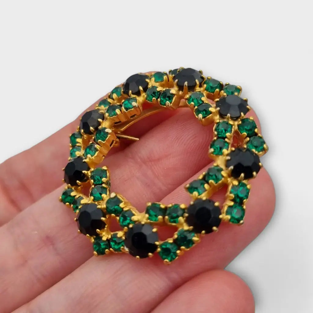 Broche vintage redondo de brillantes diamantes verdes y negros. Regalos retro