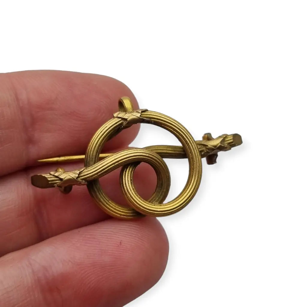 Broche victoriano nudo de amor dorado para mujer regalos enamorados.