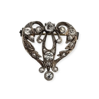 Antiguo Broche de corazón victoriano en plata y pedrería blanca. Circa 1900.