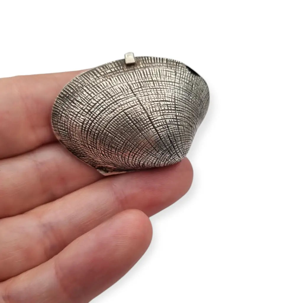 Caja antigua en forma de almeja plata 800 pieza colección siglo XX.