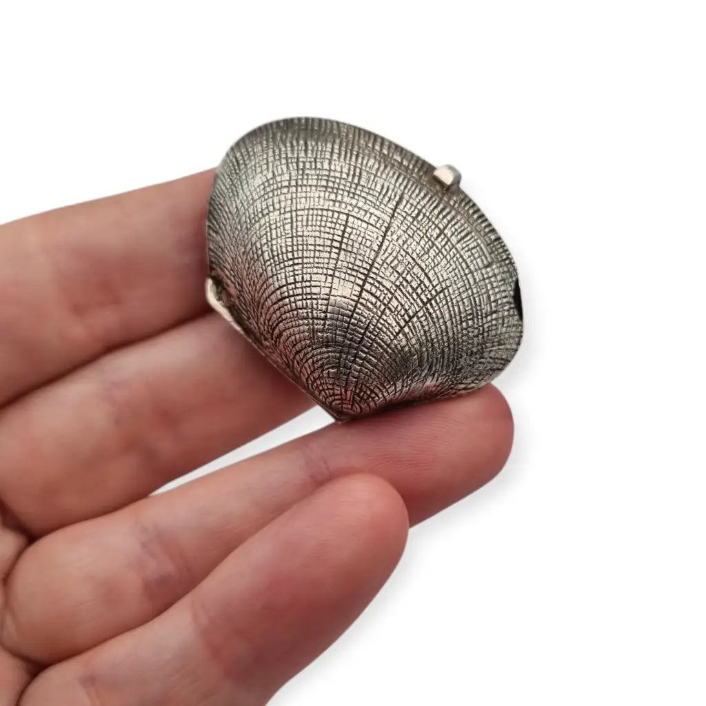 Caja antigua en forma de almeja plata 800 pieza colección siglo XX.