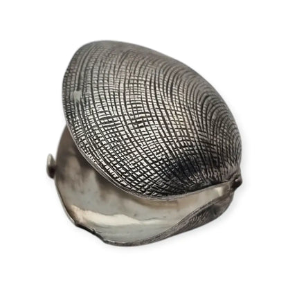 Caja antigua en forma de almeja plata 800 pieza colección siglo XX.