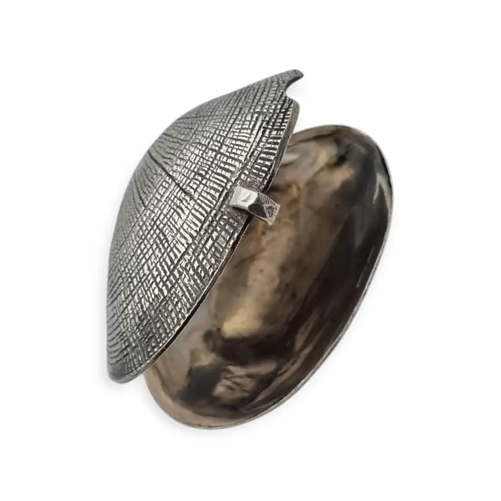 Caja antigua en forma de almeja plata 800 pieza colección siglo XX.