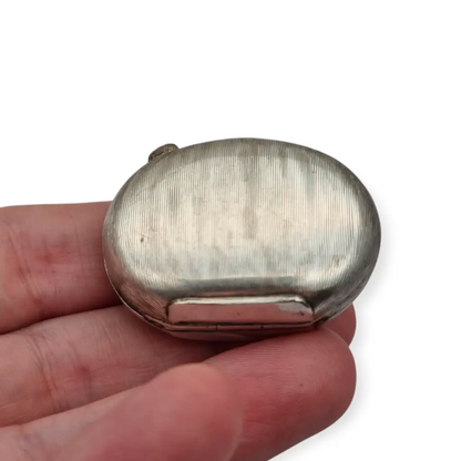 Caja antigua italiana de plata 800 en forma castaña con diseño naturalista