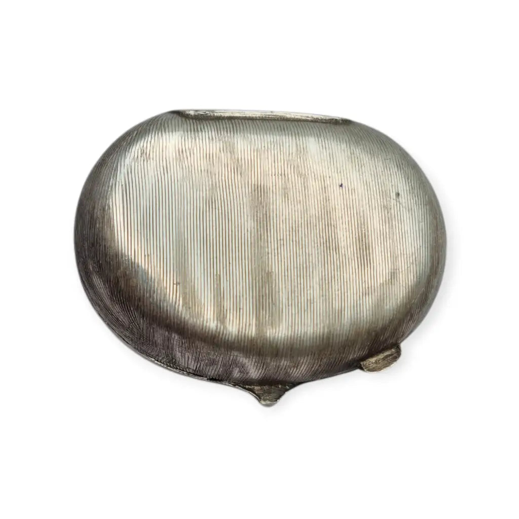 Caja antigua italiana de plata 800 en forma castaña con diseño naturalista