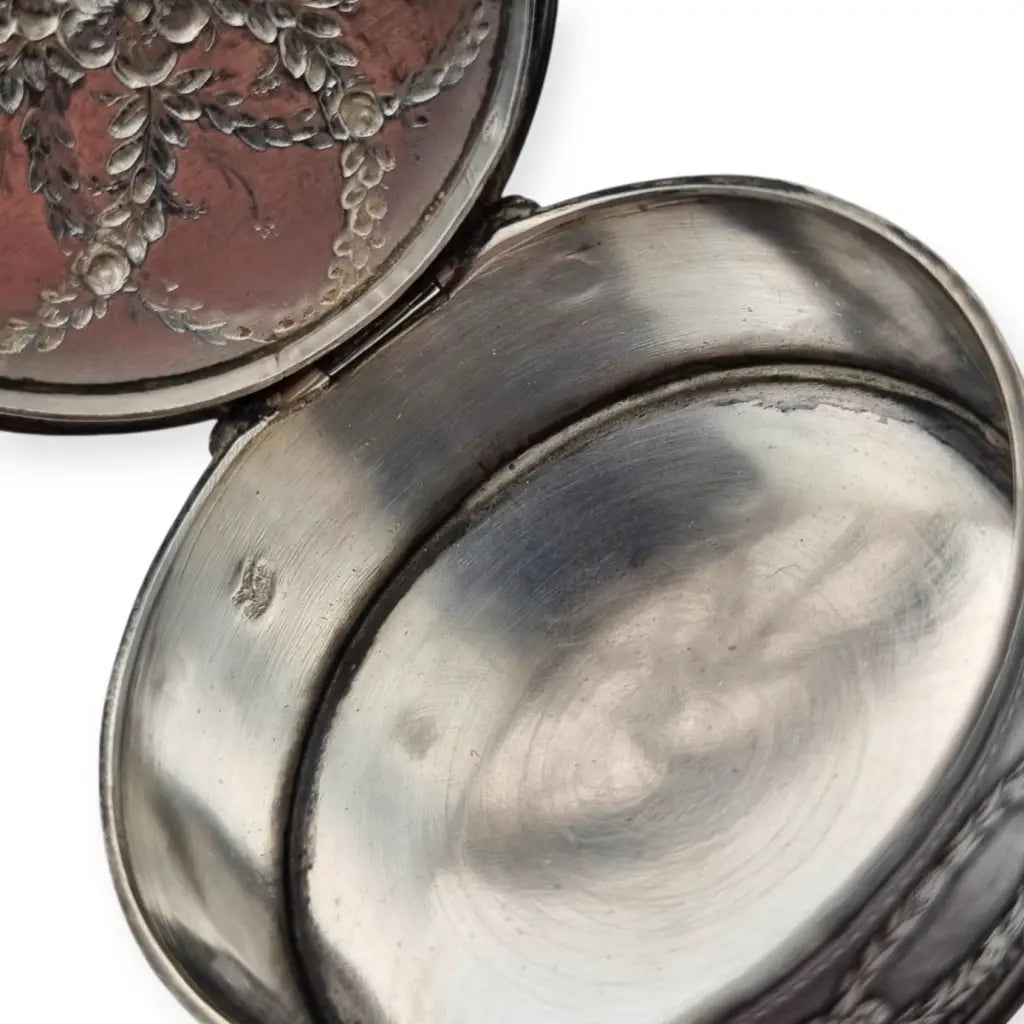 Caja francesa en plata maciza Minerva 950 Hénin & Cie grabado floral relieve