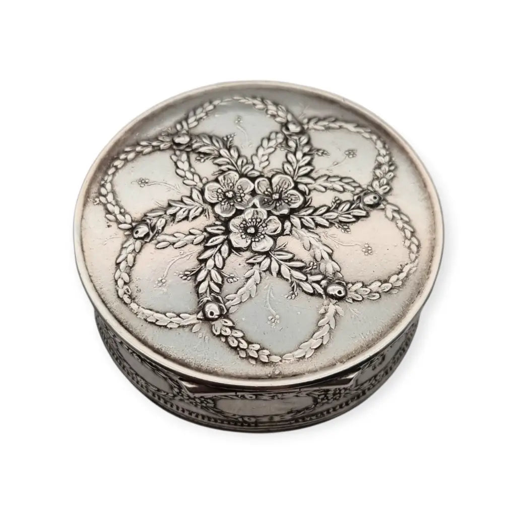 Caja francesa en plata maciza Minerva 950 Hénin & Cie grabado floral relieve