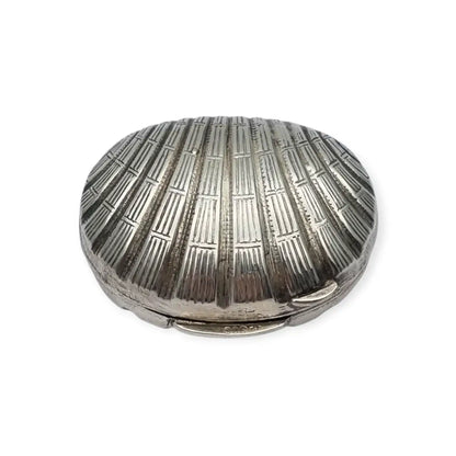 Caja italiana en forma de concha plata 800 grabada años 70-80.