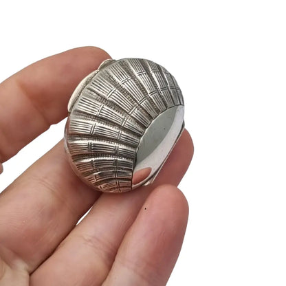 Caja italiana en forma de concha plata 800 grabada años 70-80.