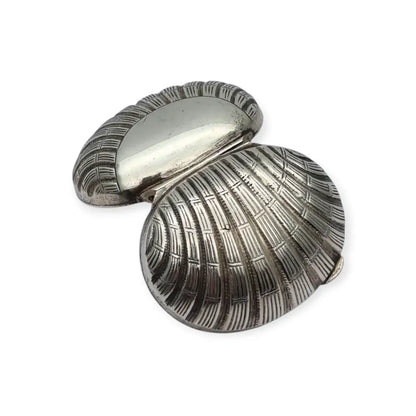 Caja italiana en forma de concha plata 800 grabada años 70-80.