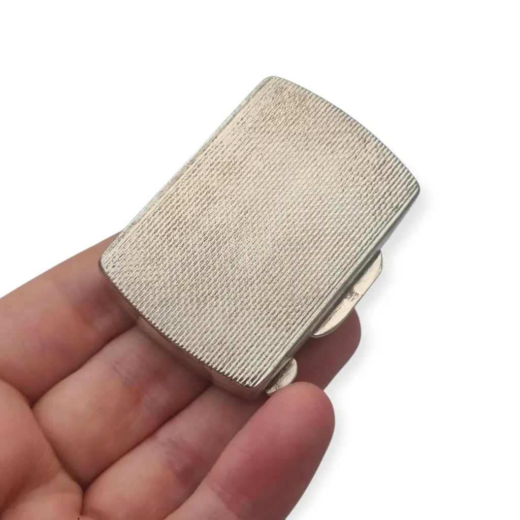 Caja italiana de plata 800 con decoración guilloché estilo clásico años 80-90.