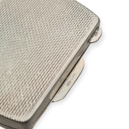 Caja italiana de plata 800 con decoración guilloché estilo clásico años 80-90.