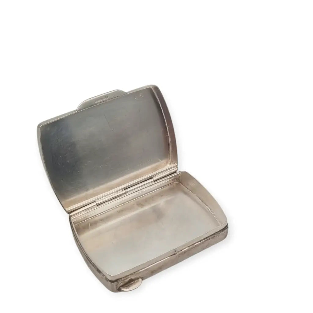 Caja italiana de plata 800 con decoración guilloché estilo clásico años 80-90.