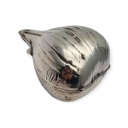 Caja italiana en plata 800 con forma de cabeza/bulbo ajo estilo naturalista