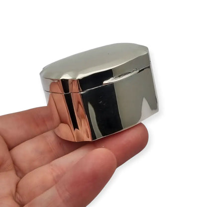 Caja en plata 800 con forma octogonal marcada “SERRA ROMA” diseño elegante