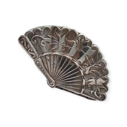 Caja de plata 915 con forma abanico floral grabada fabricación contemporánea