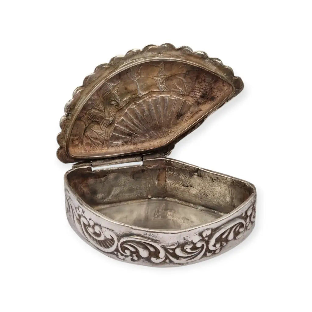 Caja de plata 915 con forma abanico floral grabada fabricación contemporánea