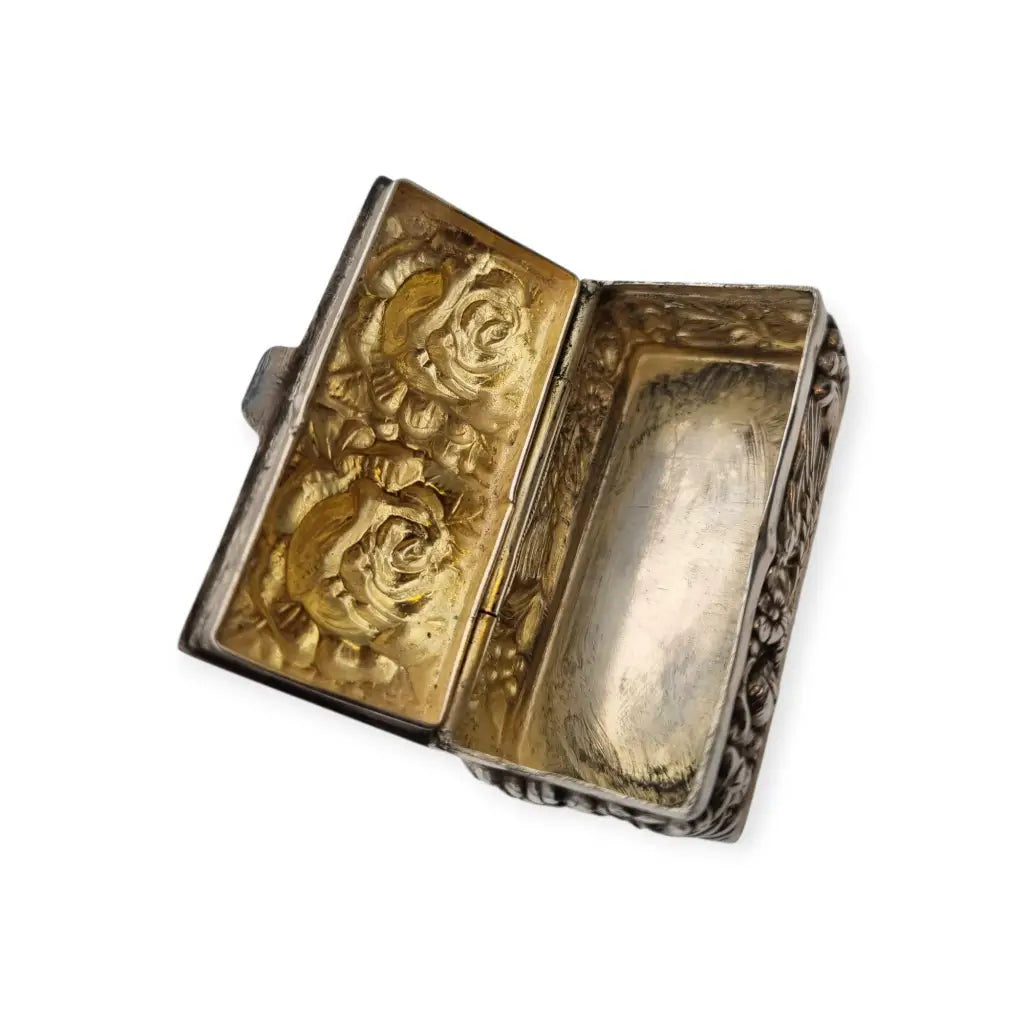 Caja de plata Inglesa la marca Ari D. Norman con rosas repujadas Londres