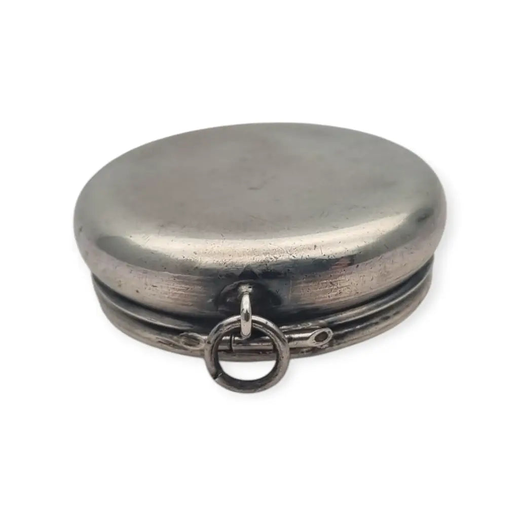 Caja Polvera redonda de plata romántica con una escena pastoral décadas