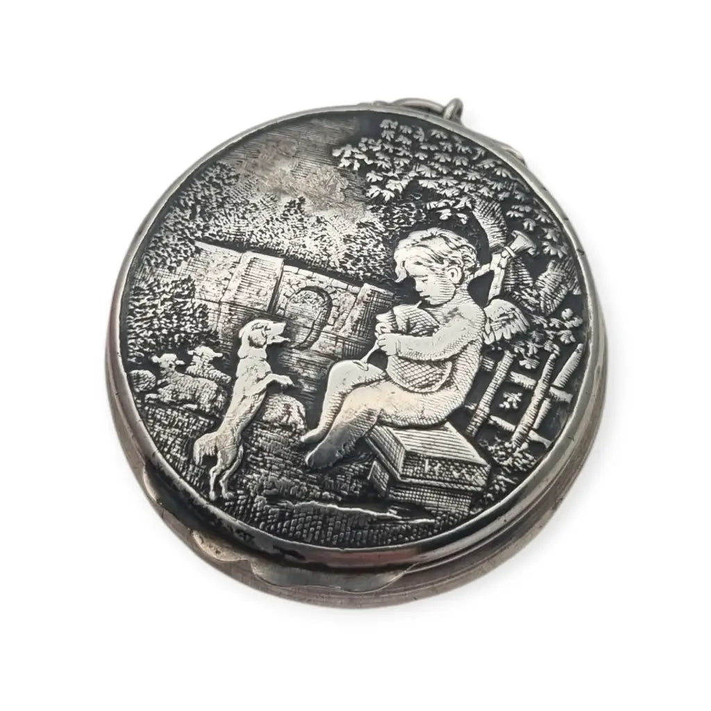 Caja Polvera redonda de plata romántica con una escena pastoral décadas
