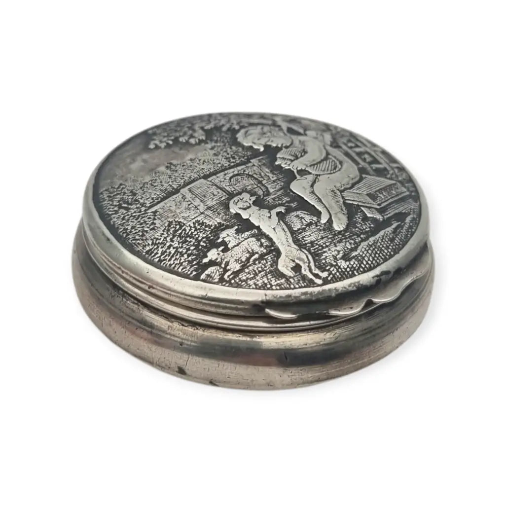 Caja Polvera redonda de plata romántica con una escena pastoral décadas