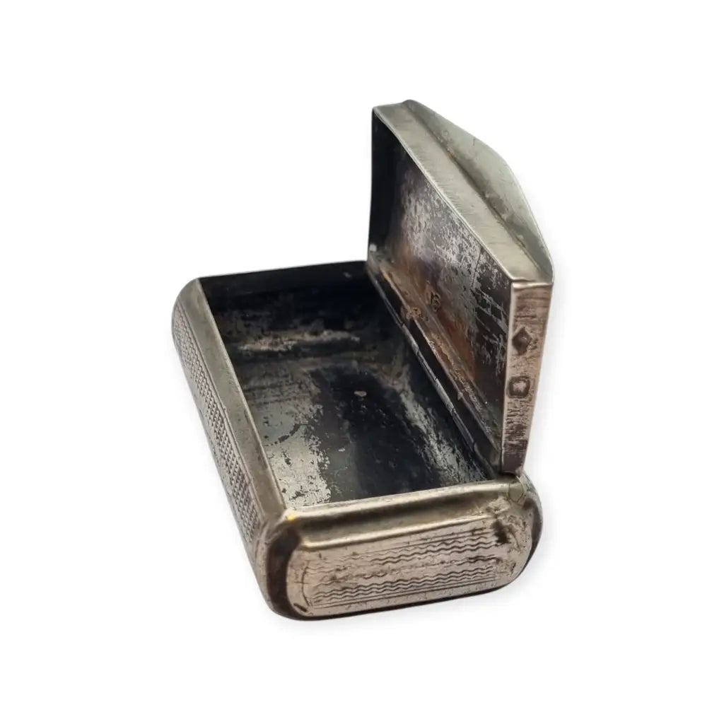 Caja de rapé antigua francesa en plata grabada con monograma y bisagra Circa