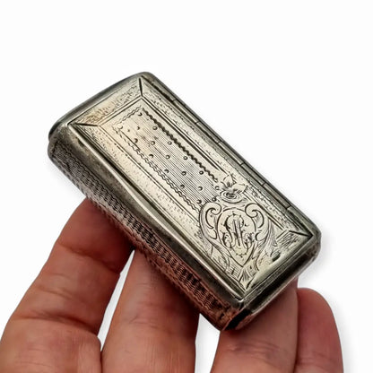 Caja de rapé antigua francesa en plata grabada con monograma y bisagra Circa