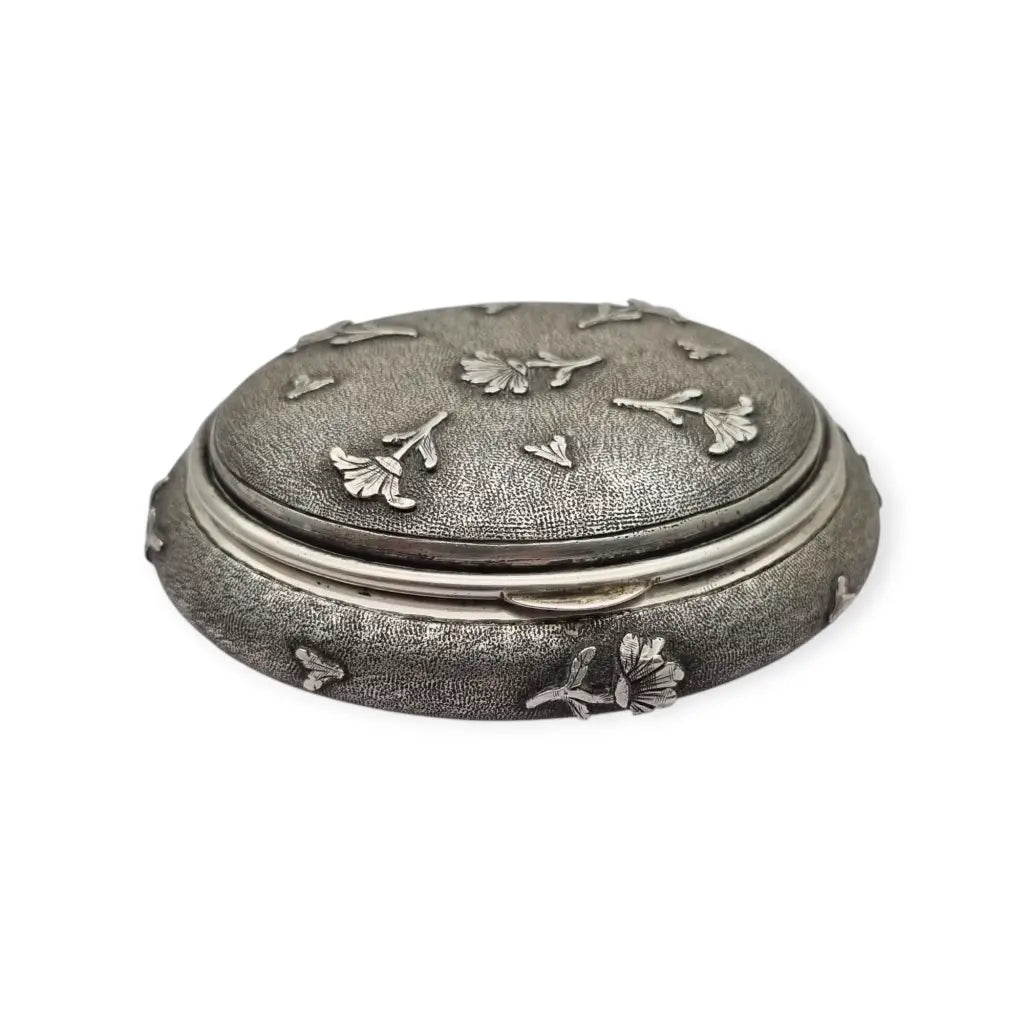 Caja vintage ovalada floral en relieve de plata italiana 800 firmada Mambretti
