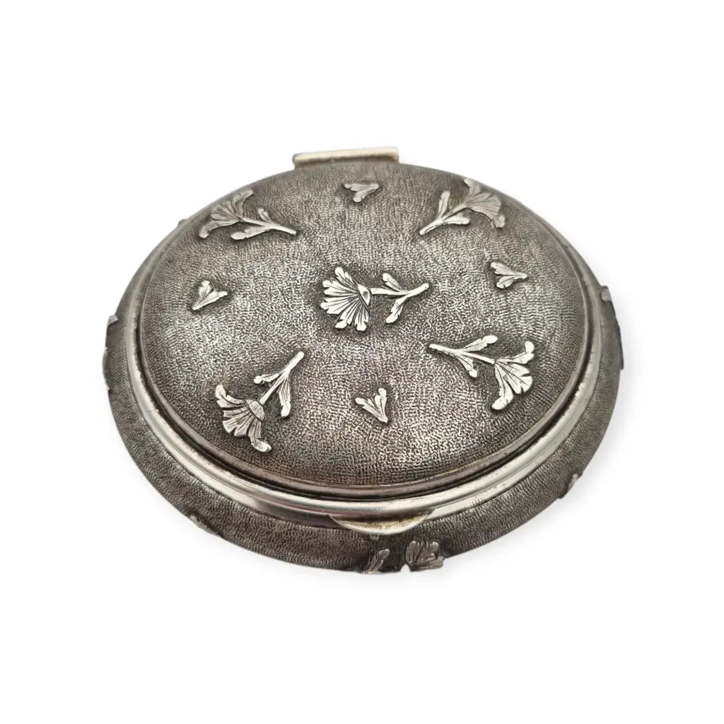 Caja vintage ovalada floral en relieve de plata italiana 800 firmada Mambretti