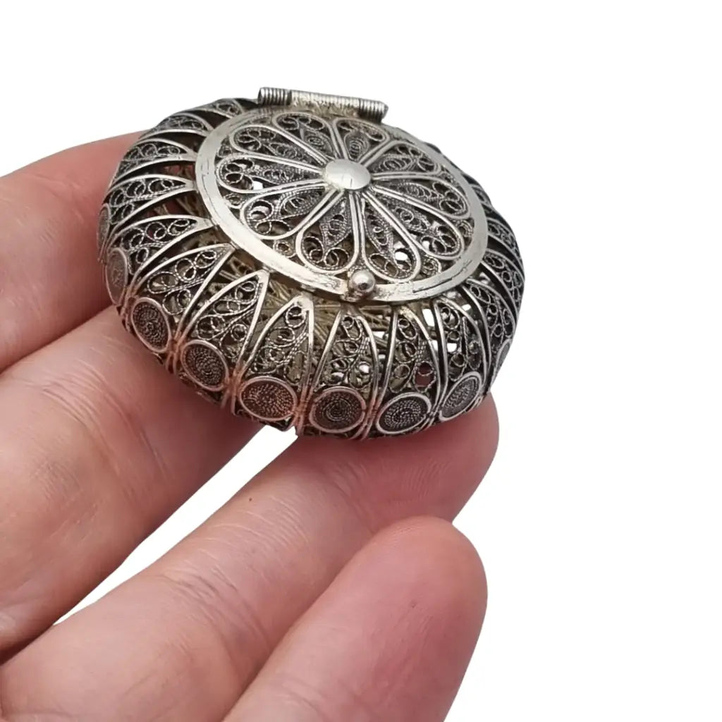 Caja vintage redonda de filigrana en plata 800 trabajo artesanal siglo XX.