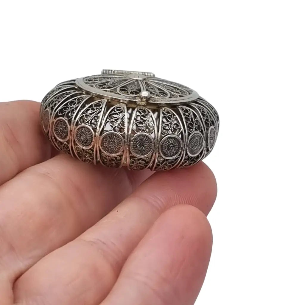 Caja vintage redonda de filigrana en plata 800 trabajo artesanal siglo XX.