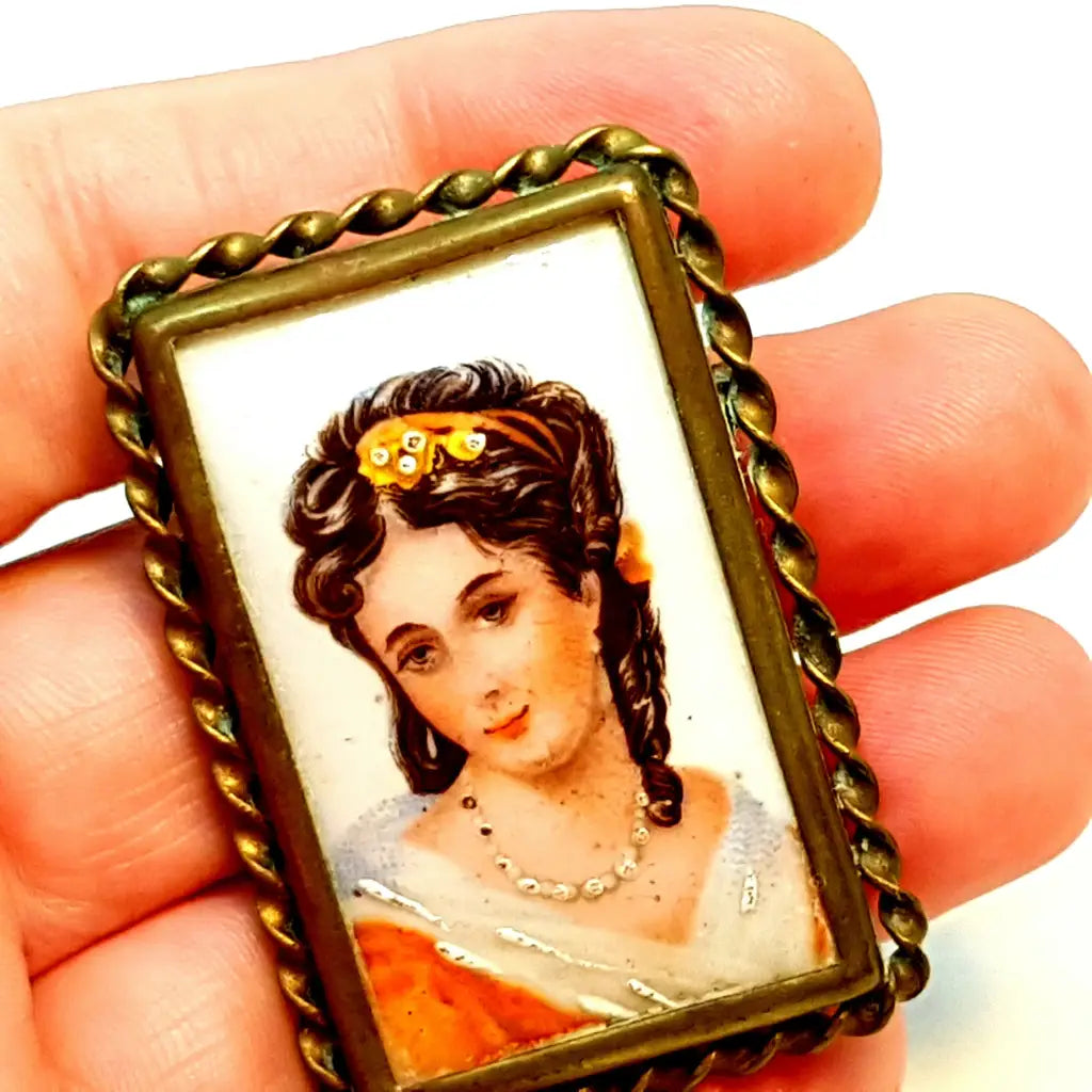 Broche camafeo de porcelana Limoges francesa vintage años 40 adornos dorados