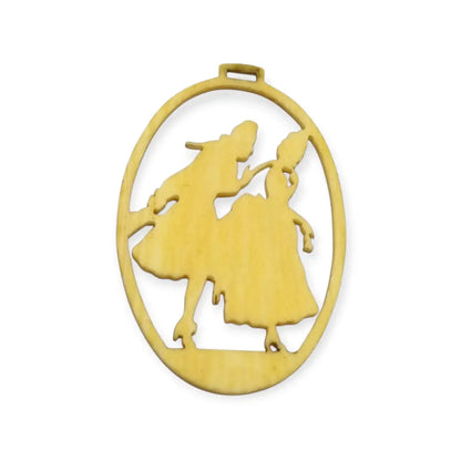 Colgante antiguo de celuloide tallado y pintado a mano con pareja romántica